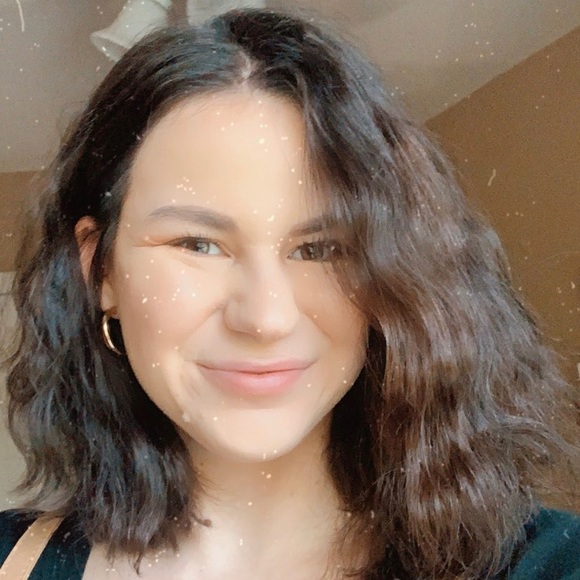 Meet your Posher, Emma - Picture 3 of 5